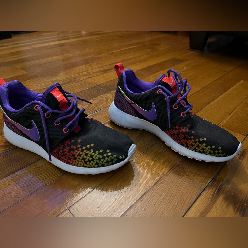 Nike Roche One Print GS sneakers: Sz 5.5Y (youth/kids)